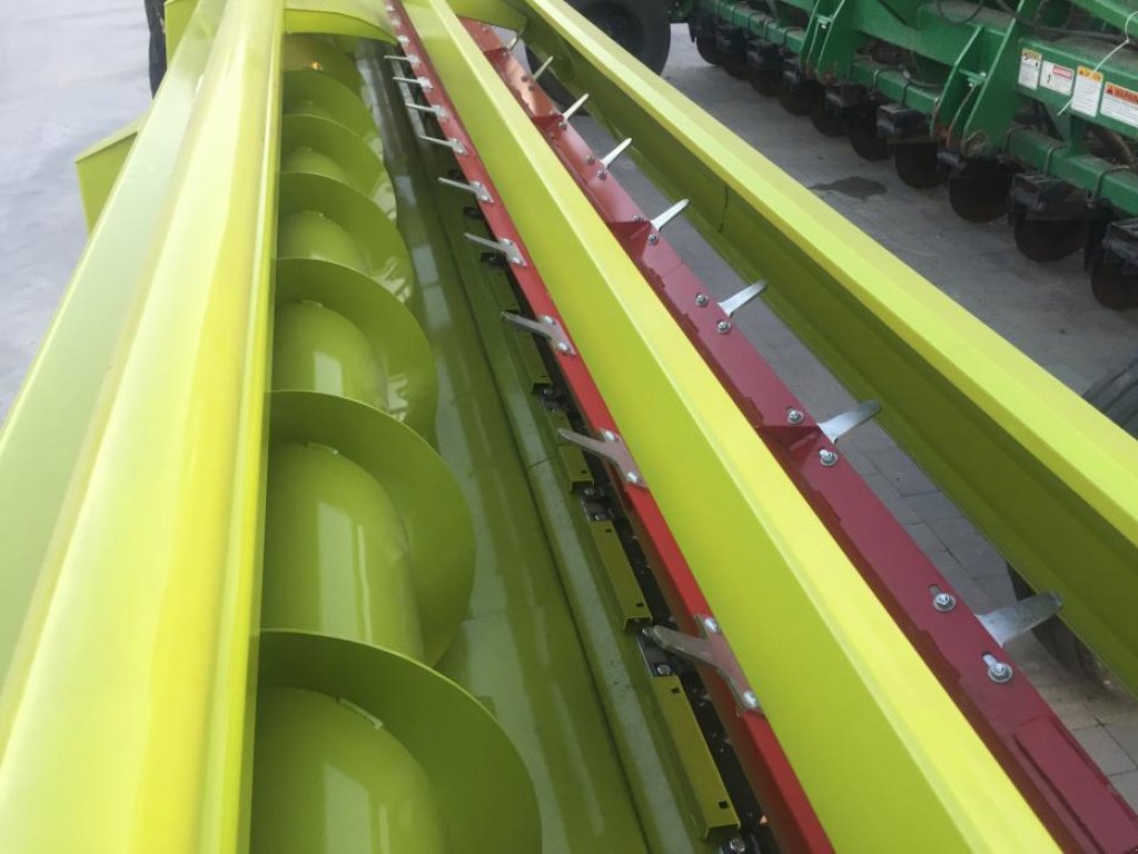 Sonnenblumenschneidwerk des Typs CLAAS Sunspeed 12-70,  in Суми (Bild 8)