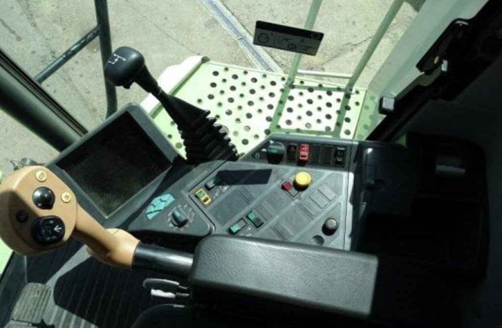 Oldtimer-Mähdrescher des Typs CLAAS Lexion 460, Neumaschine in Полтава (Bild 3)