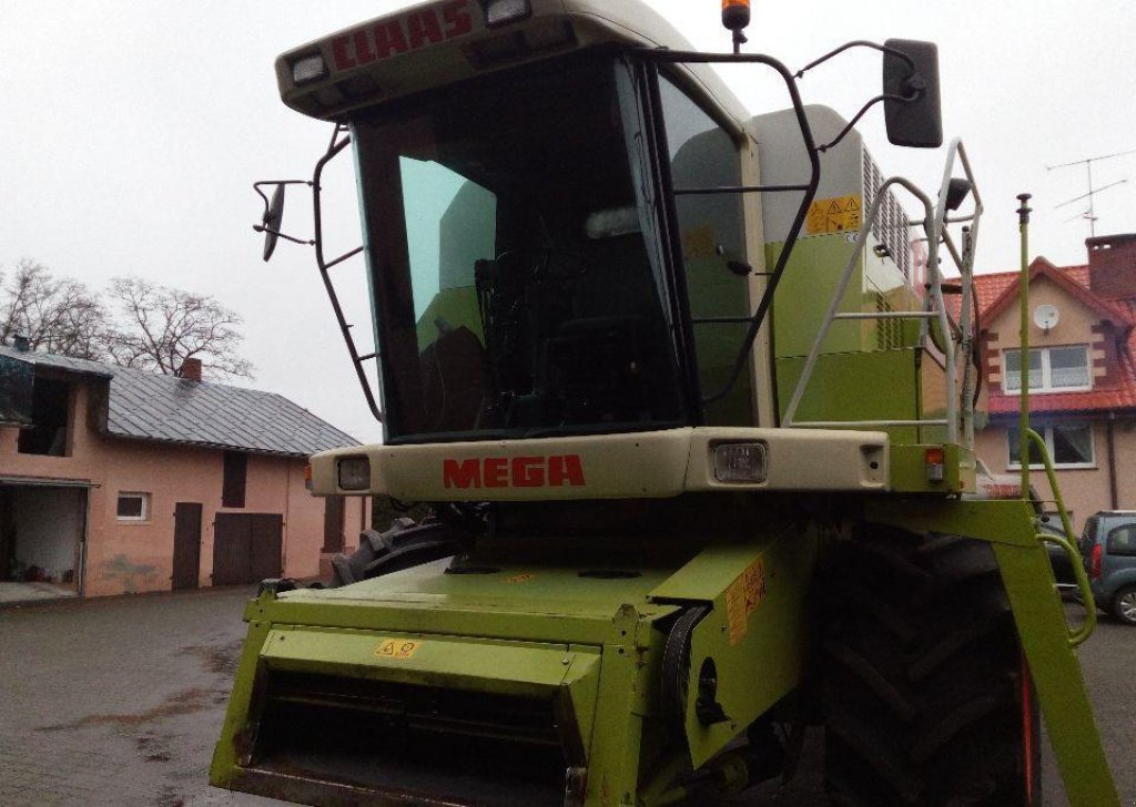 Oldtimer-Mähdrescher des Typs CLAAS Mega 208, Neumaschine in Полтава (Bild 4)