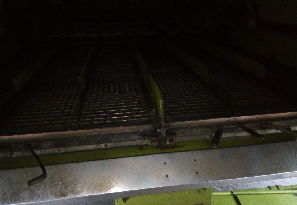 Oldtimer-Mähdrescher des Typs CLAAS Mega 208, Neumaschine in Полтава (Bild 9)