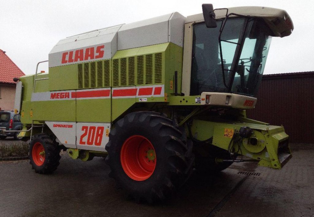 Oldtimer-Mähdrescher des Typs CLAAS Mega 208, Neumaschine in Полтава (Bild 5)