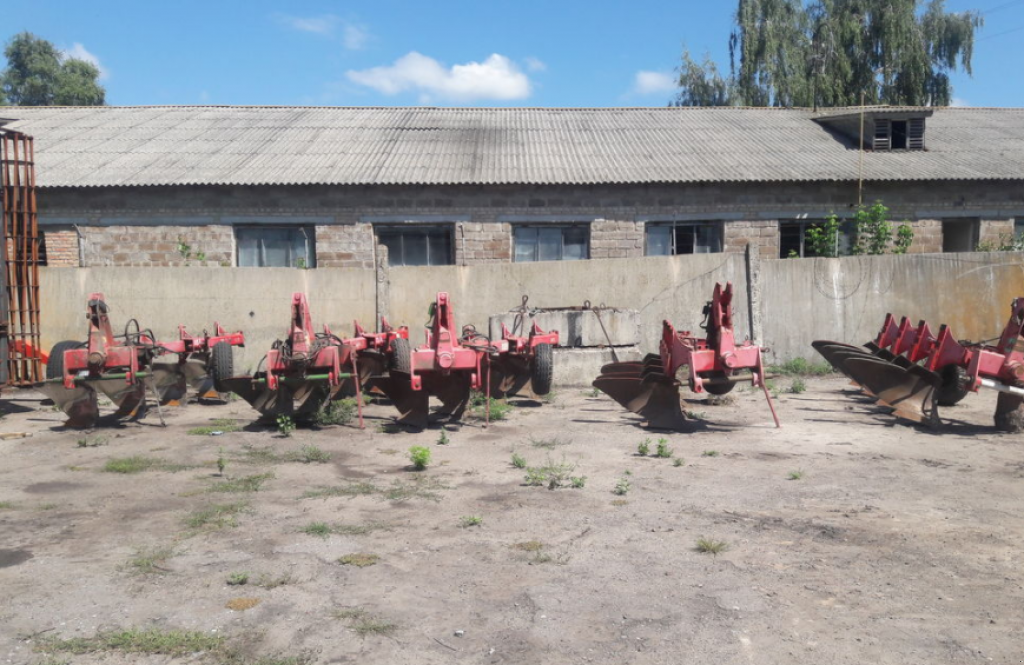 Scheibenpflug des Typs Unia Ibis 4+1,  in Київ (Bild 1)