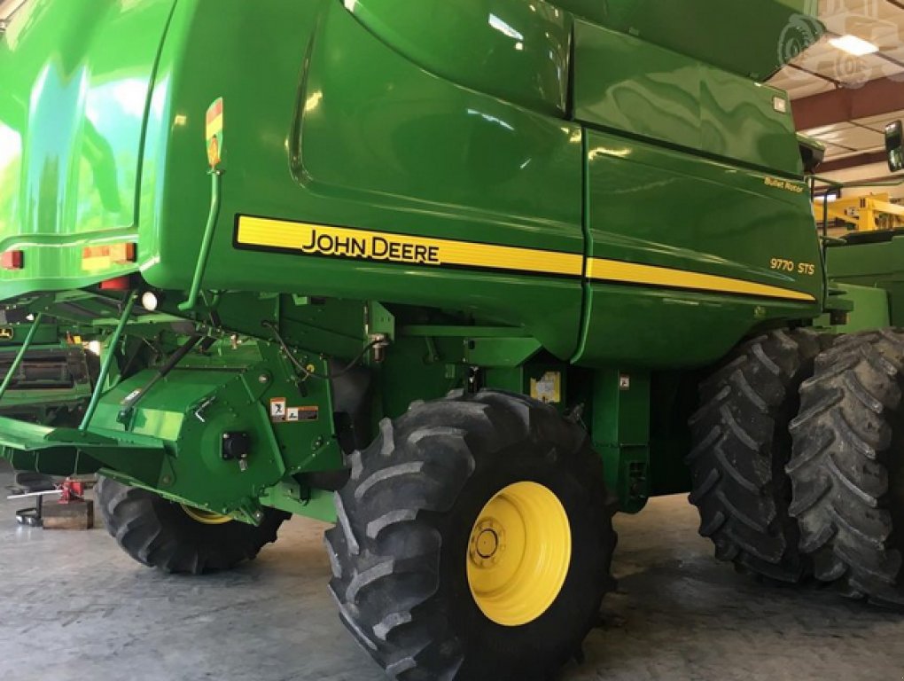 Oldtimer-Mähdrescher des Typs John Deere 9770 STS, Neumaschine in Біла Церква (Bild 3)