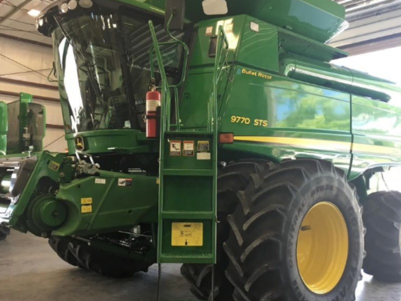 Oldtimer-Mähdrescher des Typs John Deere 9770 STS, Neumaschine in Біла Церква (Bild 1)