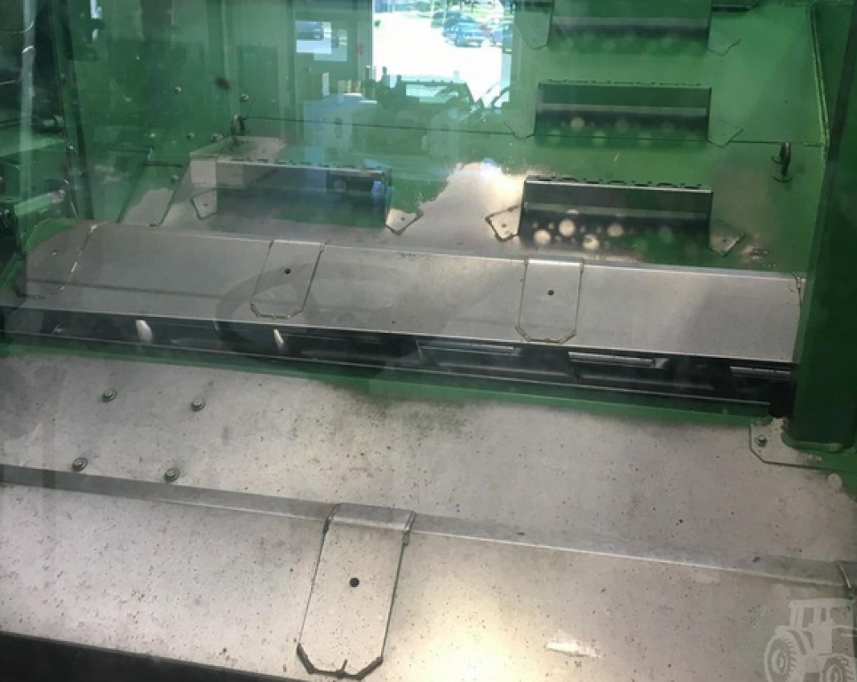 Oldtimer-Mähdrescher des Typs John Deere 9770 STS, Neumaschine in Біла Церква (Bild 9)