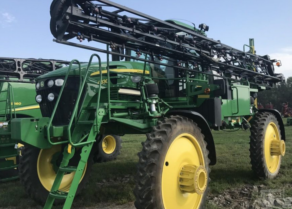 Selbstfahrspritze des Typs John Deere 4830,  in Біла Церква (Bild 1)