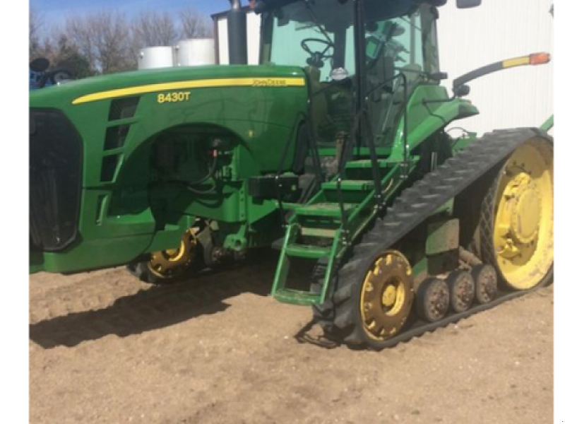 Raupentraktor des Typs John Deere 8430T, Neumaschine in Біла Церква (Bild 1)