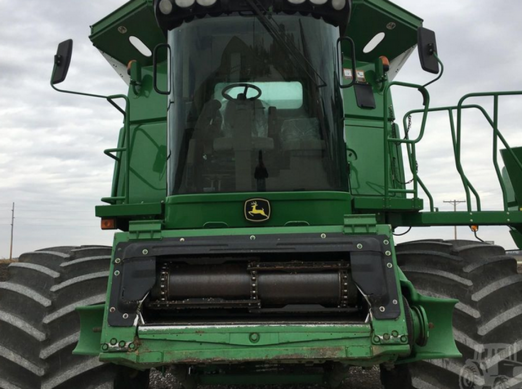 Oldtimer-Mähdrescher des Typs John Deere 9770 STS, Neumaschine in Біла Церква (Bild 3)
