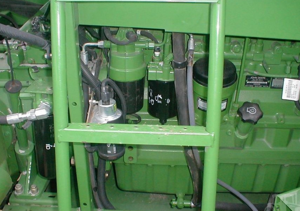 Oldtimer-Mähdrescher des Typs John Deere 9770 STS, Neumaschine in Біла Церква (Bild 10)