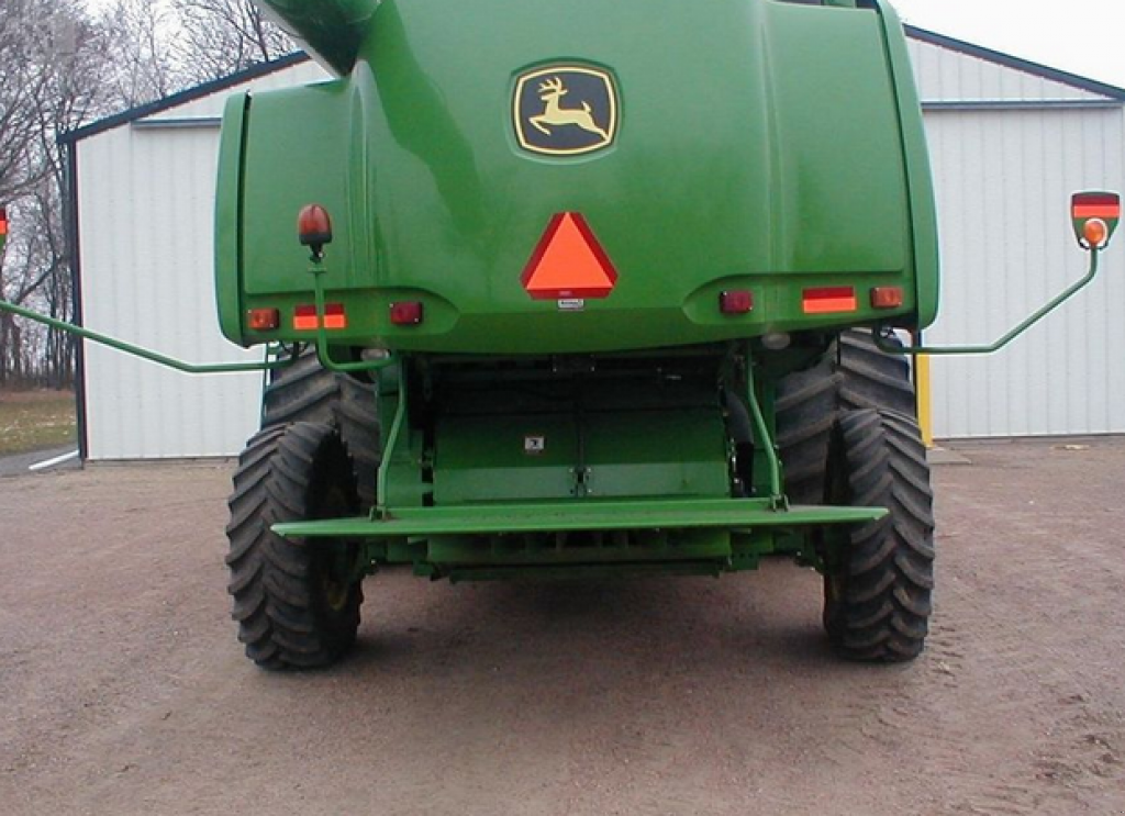 Oldtimer-Mähdrescher des Typs John Deere 9770 STS, Neumaschine in Біла Церква (Bild 2)
