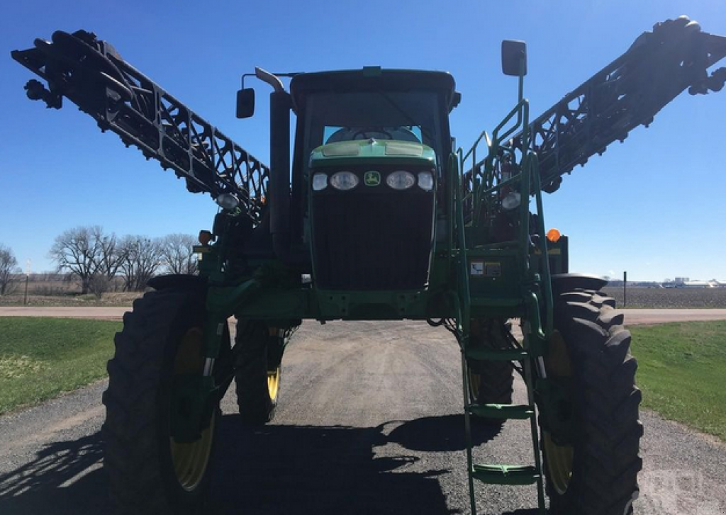 Selbstfahrspritze des Typs John Deere 4830,  in Біла Церква (Bild 4)