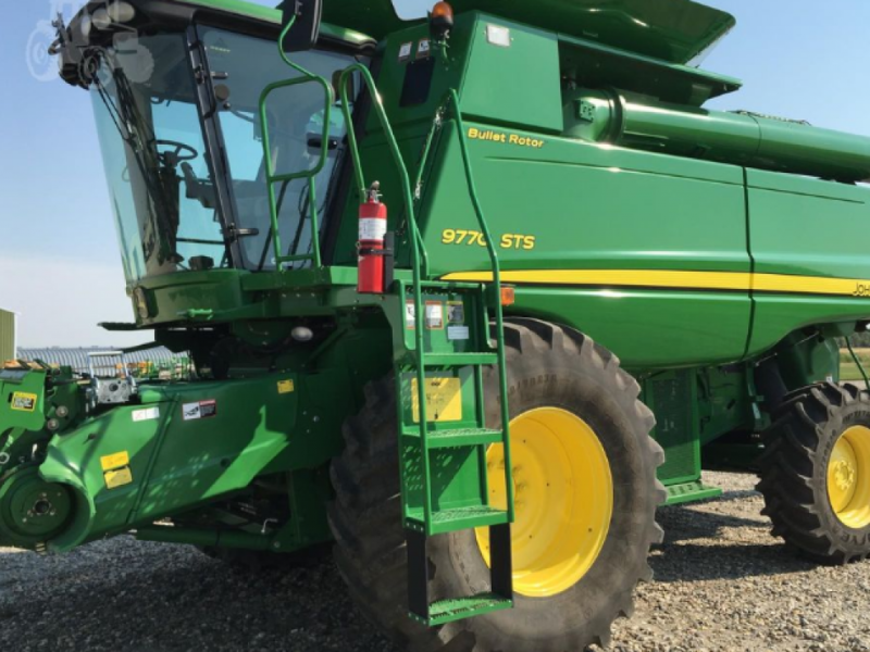 Oldtimer-Mähdrescher des Typs John Deere 9770 STS, Neumaschine in Біла Церква (Bild 1)