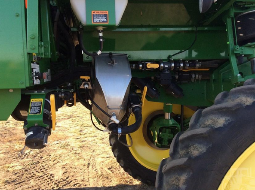 Selbstfahrspritze des Typs John Deere 4830,  in Біла Церква (Bild 9)