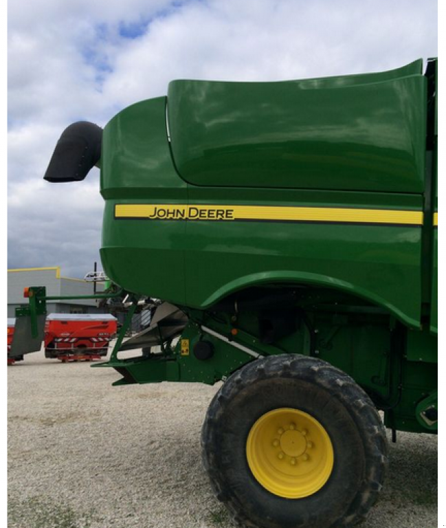 Oldtimer-Mähdrescher des Typs John Deere S670і, Neumaschine in Біла Церква (Bild 5)