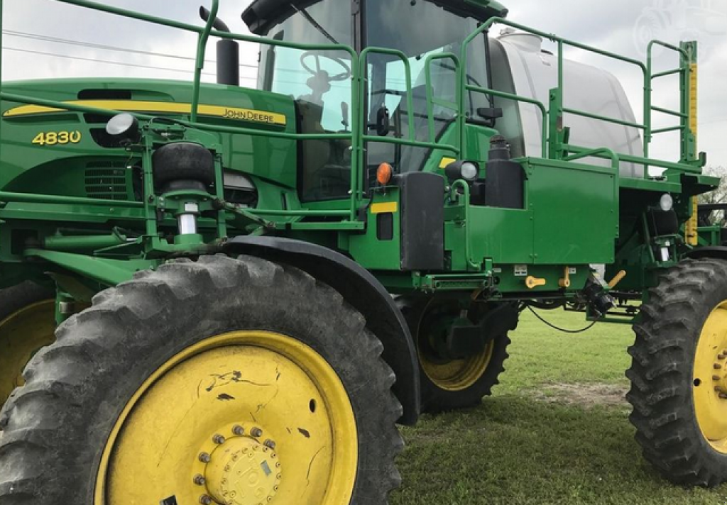 Selbstfahrspritze des Typs John Deere 4830,  in Біла Церква (Bild 8)