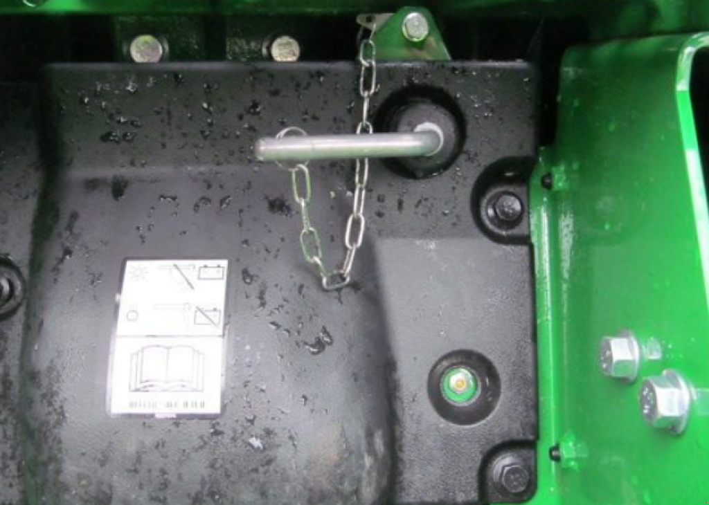 Oldtimer-Traktor des Typs John Deere 8370R, Neumaschine in Біла Церква (Bild 10)