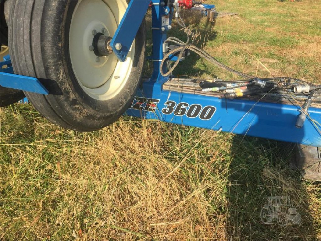 Gareeggenfelder des Typs Kinze 3600,  in Біла Церква (Bild 5)