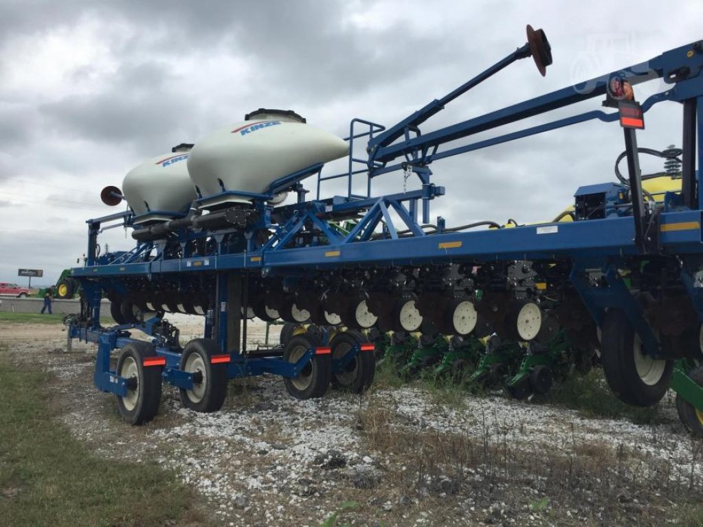 Gareeggenfelder des Typs Kinze 3600,  in Біла Церква (Bild 3)