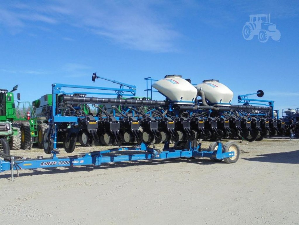 Gareeggenfelder des Typs Kinze 3600,  in Біла Церква (Bild 1)