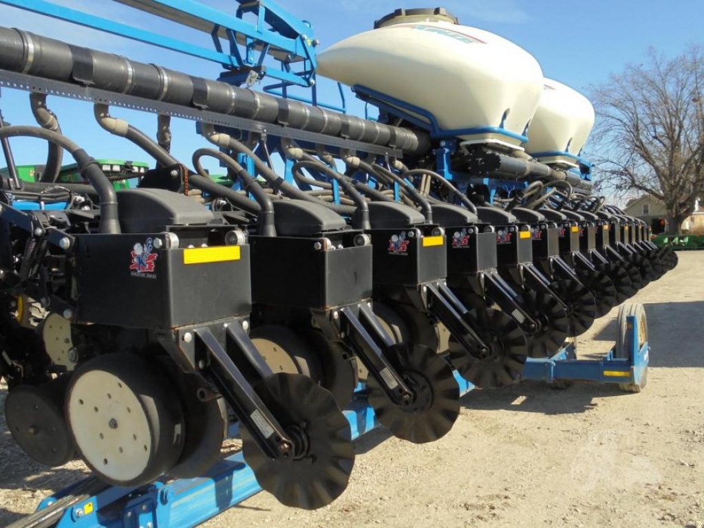 Gareeggenfelder des Typs Kinze 3600,  in Біла Церква (Bild 3)