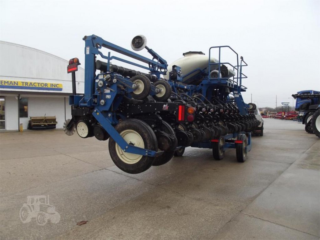 Gareeggenfelder des Typs Kinze 3600,  in Біла Церква (Bild 3)