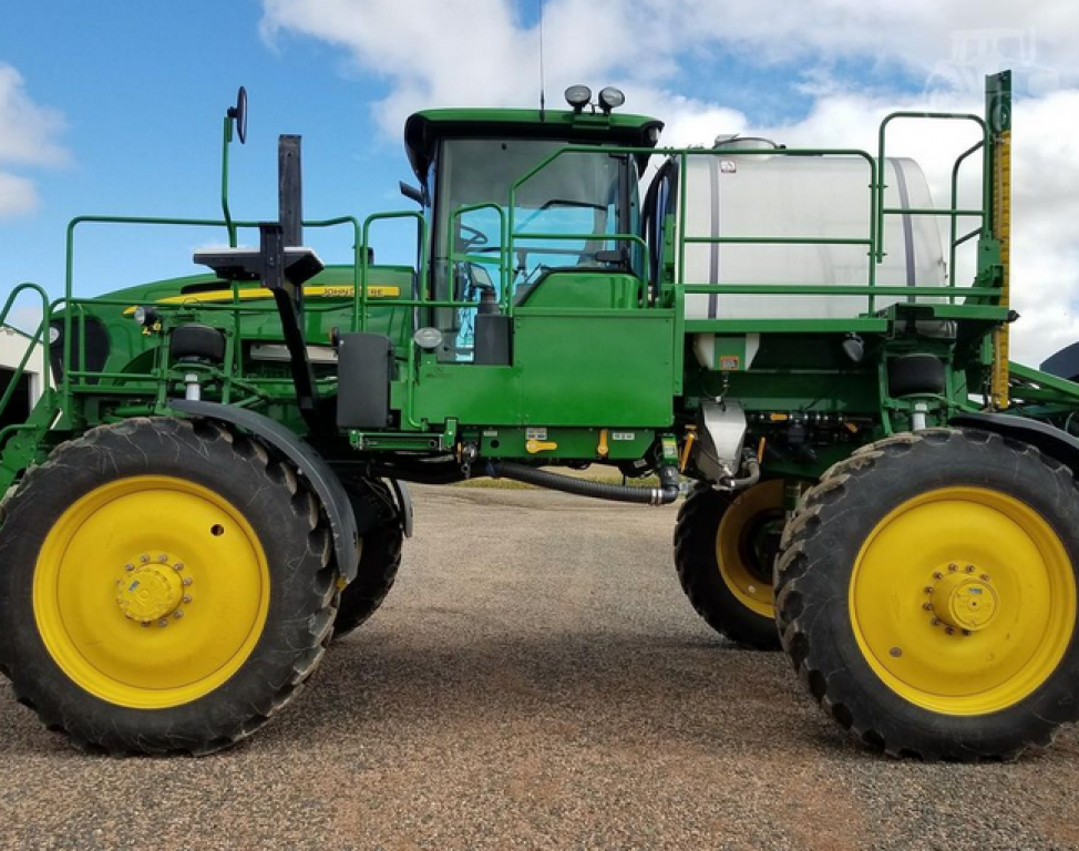 Selbstfahrspritze des Typs John Deere 4830,  in Біла Церква (Bild 1)