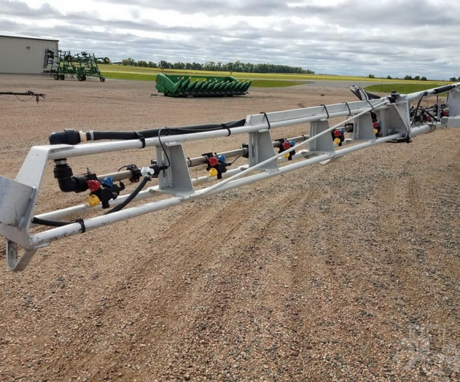 Selbstfahrspritze des Typs John Deere 4830,  in Біла Церква (Bild 9)