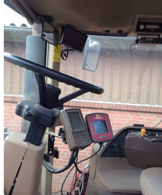 Oldtimer-Traktor des Typs John Deere 8520, Neumaschine in Біла Церква (Bild 4)