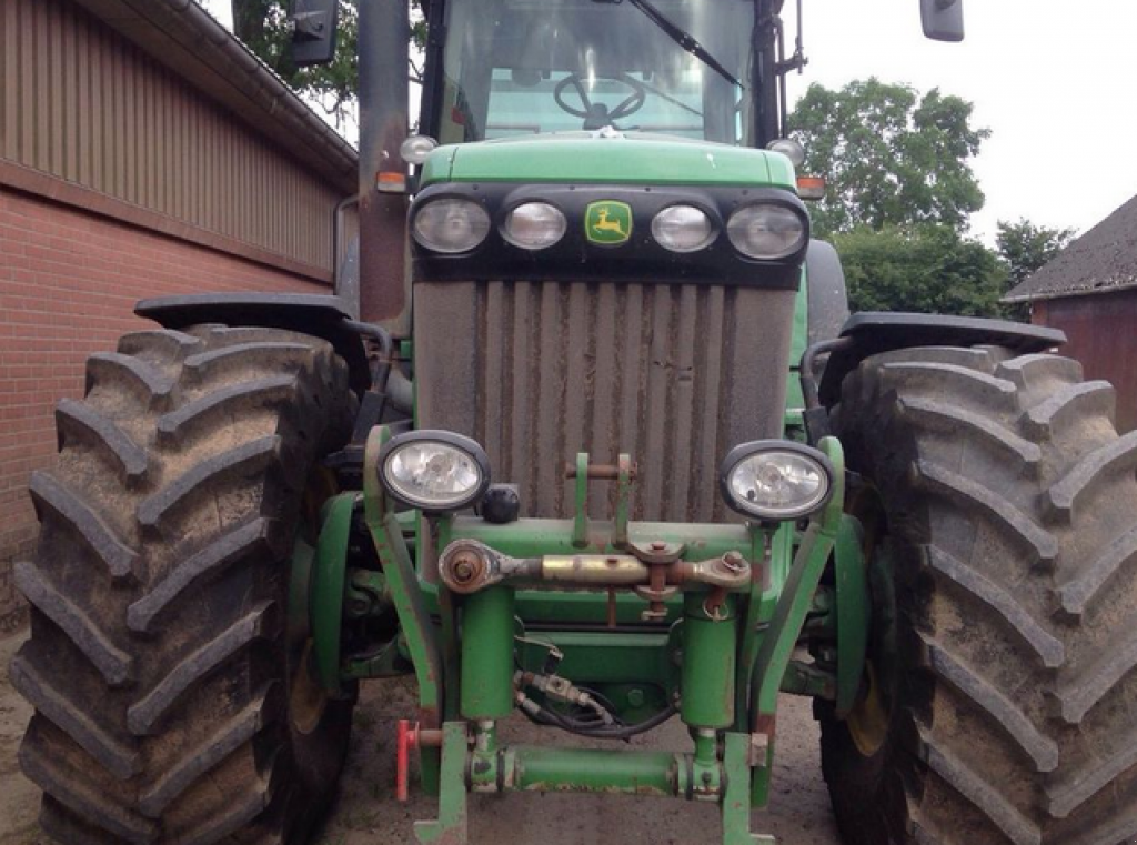 Oldtimer-Traktor des Typs John Deere 8520, Neumaschine in Біла Церква (Bild 5)