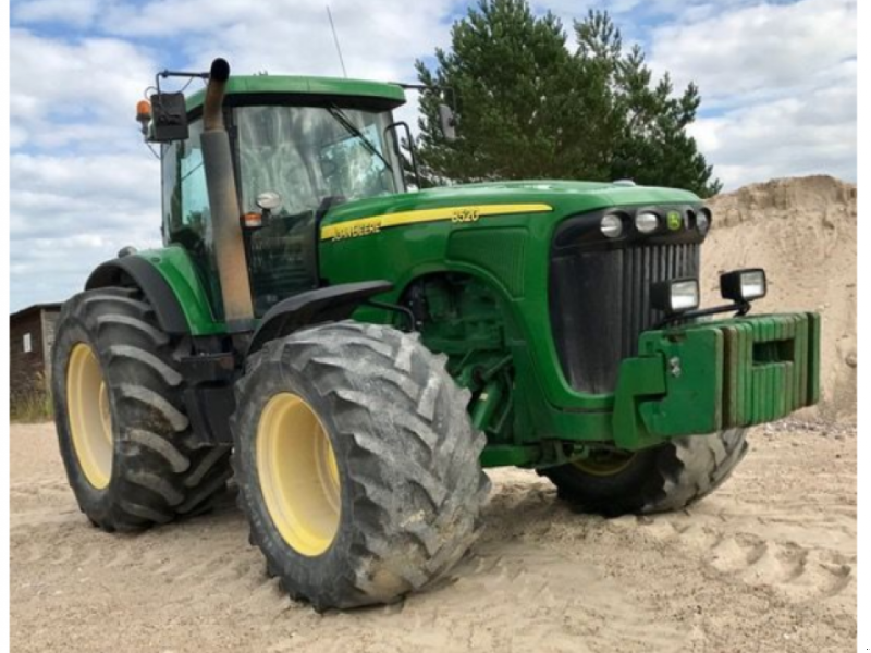 Oldtimer-Traktor des Typs John Deere 8520, Neumaschine in Біла Церква (Bild 1)
