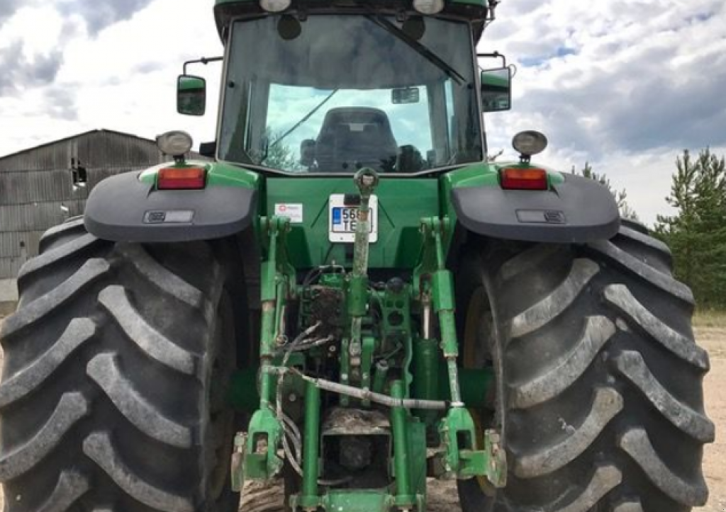 Oldtimer-Traktor des Typs John Deere 8520, Neumaschine in Біла Церква (Bild 7)