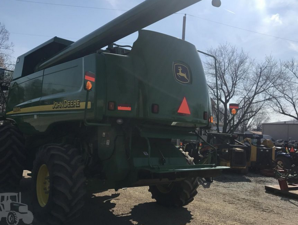 Oldtimer-Mähdrescher des Typs John Deere 9660 STS,  in Біла Церква (Bild 9)