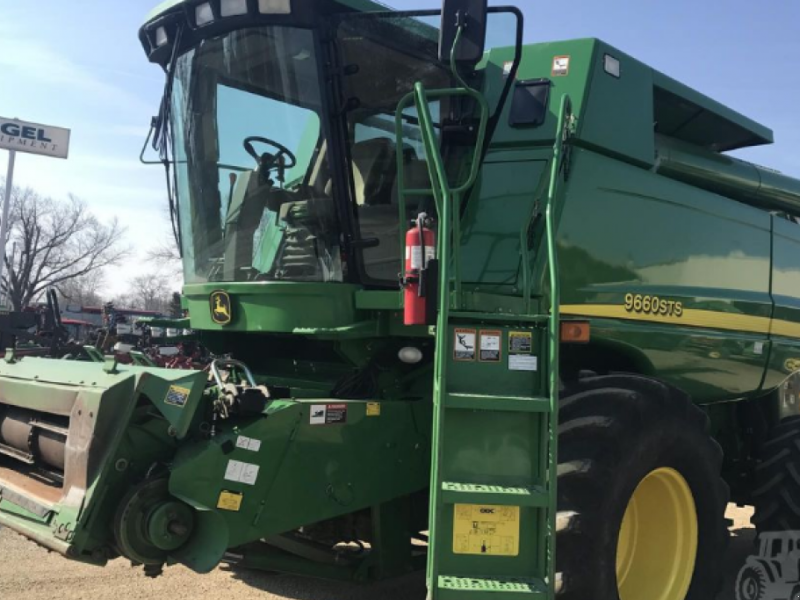 Oldtimer-Mähdrescher des Typs John Deere 9660 STS,  in Біла Церква (Bild 1)