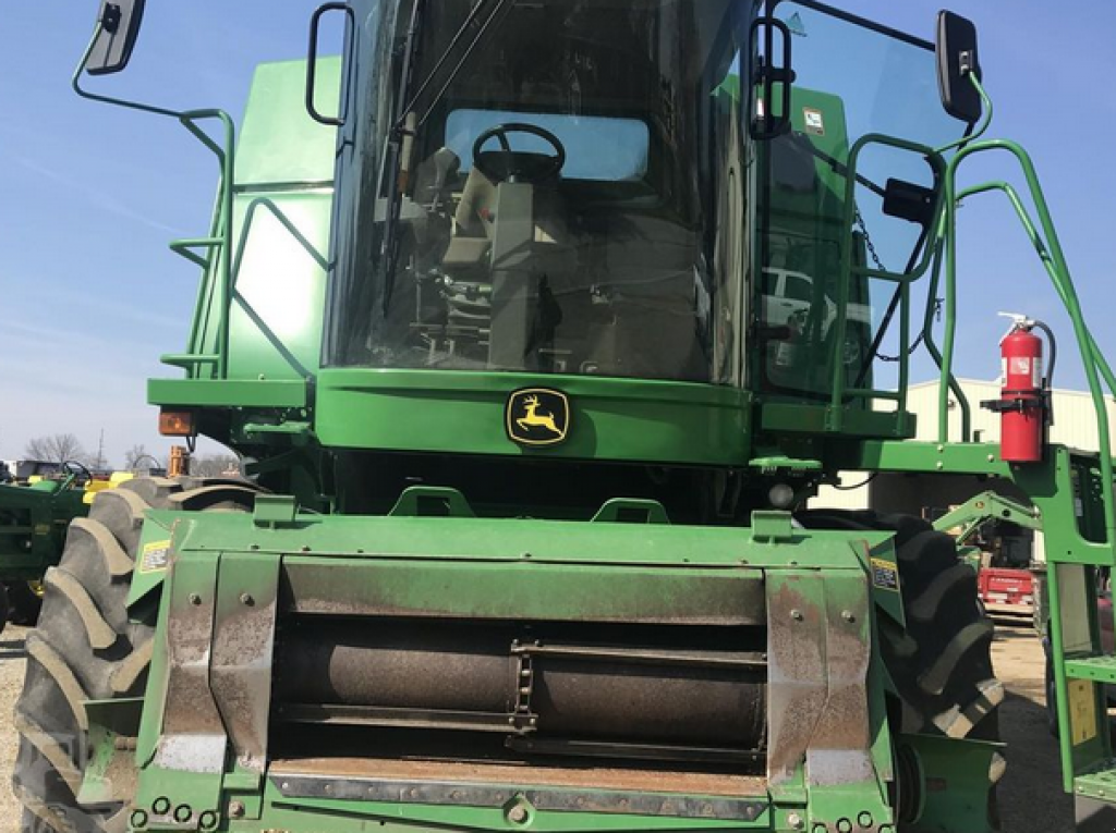 Oldtimer-Mähdrescher des Typs John Deere 9660 STS,  in Біла Церква (Bild 3)