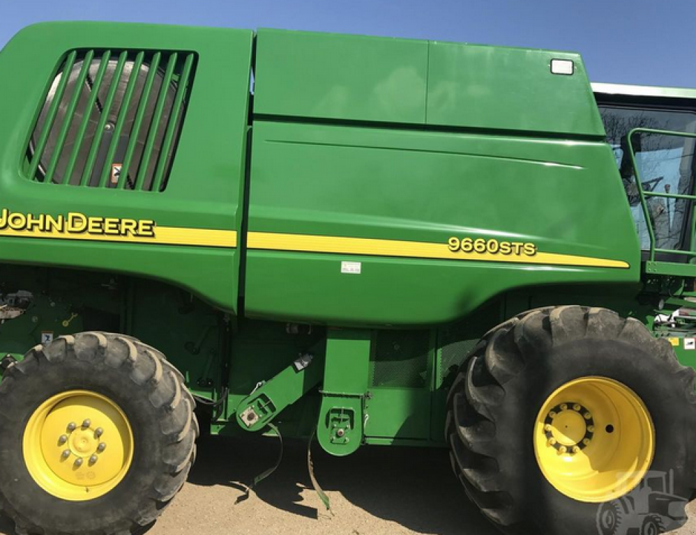 Oldtimer-Mähdrescher des Typs John Deere 9660 STS,  in Біла Церква (Bild 4)