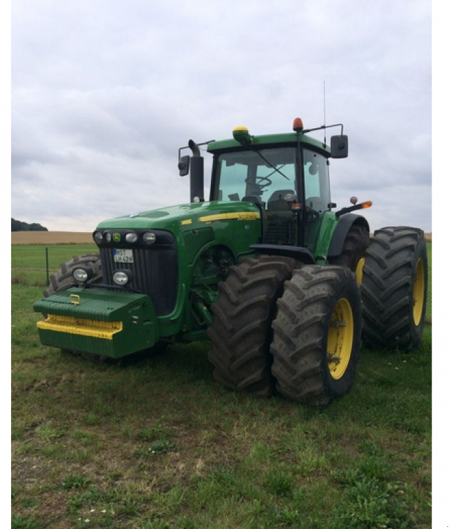 Oldtimer-Traktor des Typs John Deere 8520, Neumaschine in Біла Церква (Bild 1)