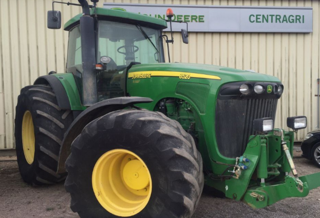 Oldtimer-Traktor des Typs John Deere 8520, Neumaschine in Біла Церква (Bild 1)