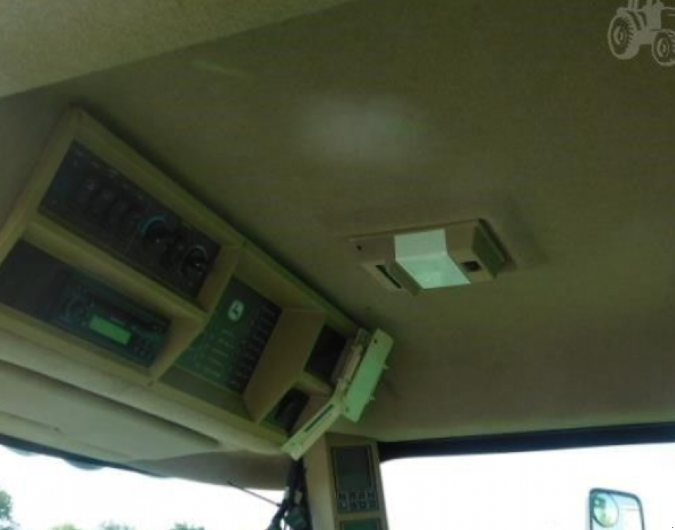 Oldtimer-Mähdrescher des Typs John Deere 9660 STS,  in Біла Церква (Bild 9)