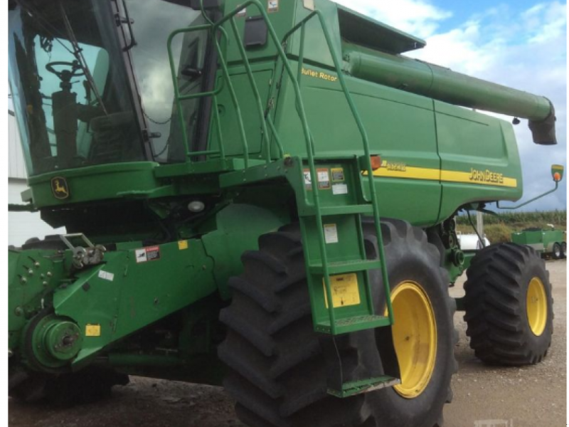 Oldtimer-Mähdrescher des Typs John Deere 9770 STS, Neumaschine in Біла Церква (Bild 1)