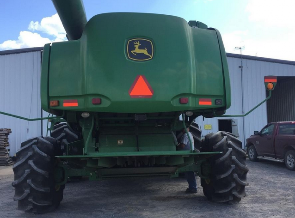 Oldtimer-Mähdrescher des Typs John Deere 9770 STS, Neumaschine in Біла Церква (Bild 10)