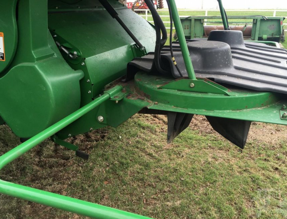 Oldtimer-Mähdrescher des Typs John Deere 9770 STS, Neumaschine in Біла Церква (Bild 9)