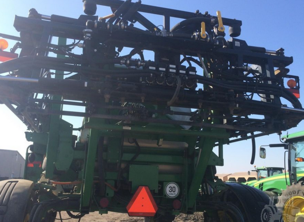 Selbstfahrspritze des Typs John Deere 4830,  in Біла Церква (Bild 3)