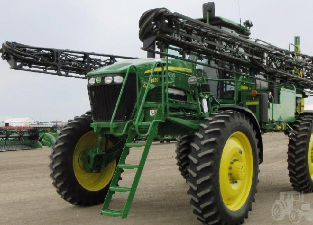 Selbstfahrspritze des Typs John Deere 4830,  in Біла Церква (Bild 1)