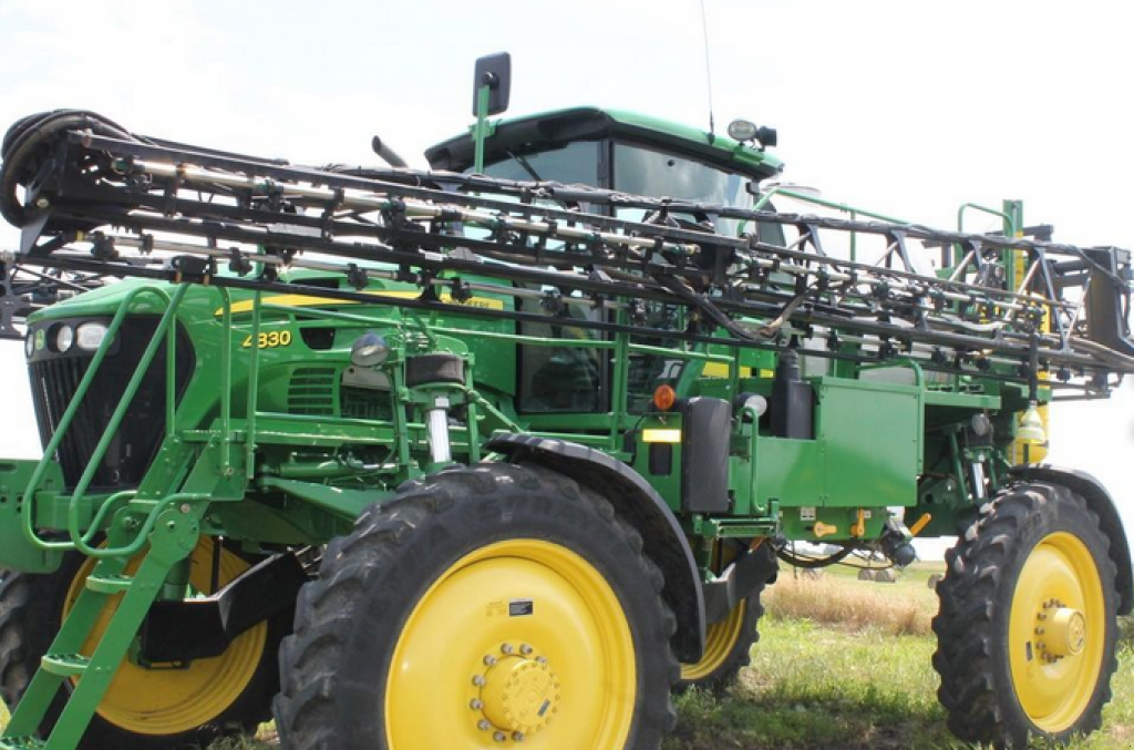 Selbstfahrspritze des Typs John Deere 4830,  in Біла Церква (Bild 1)