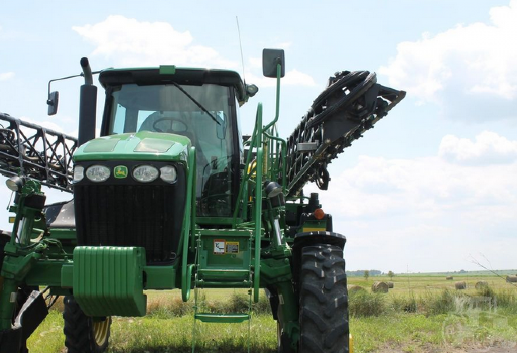 Selbstfahrspritze des Typs John Deere 4830,  in Біла Церква (Bild 4)