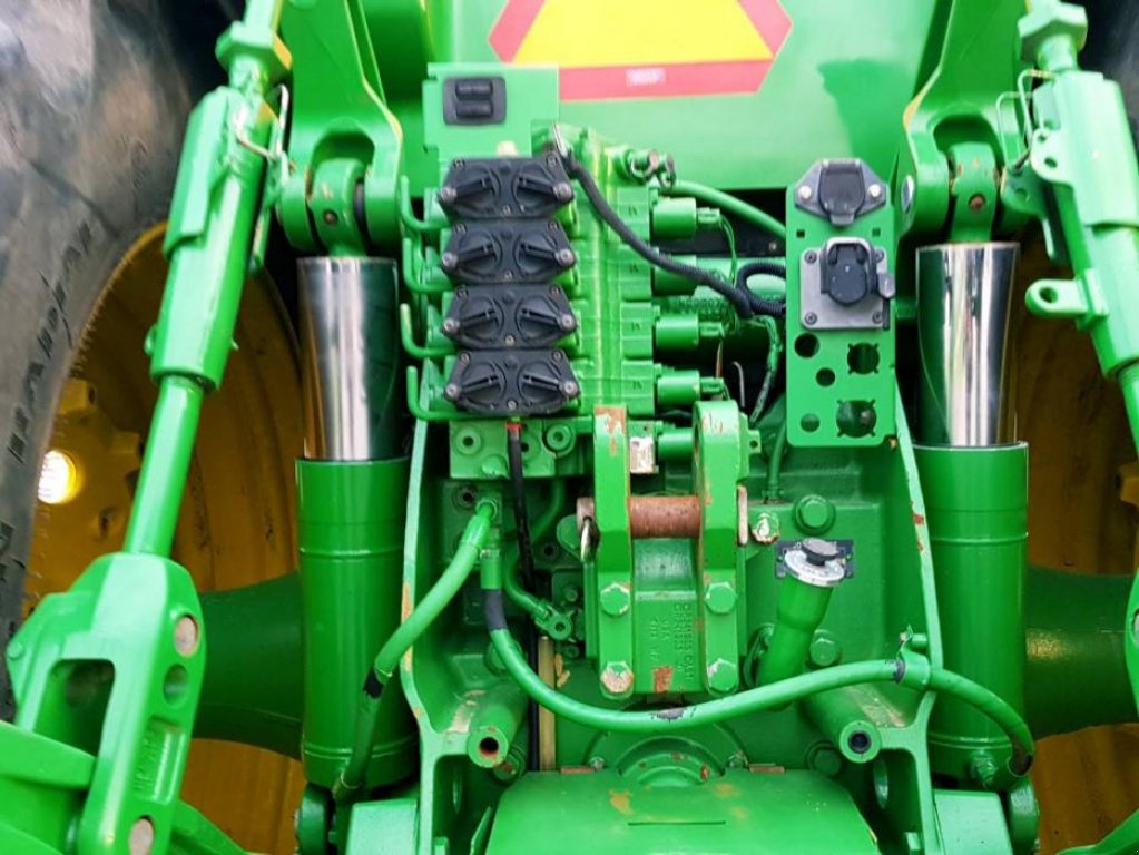 Oldtimer-Traktor des Typs John Deere 8430, Neumaschine in Біла Церква (Bild 10)