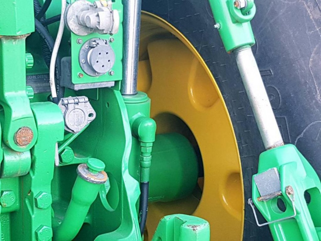 Oldtimer-Traktor des Typs John Deere 8420, Neumaschine in Біла Церква (Bild 9)