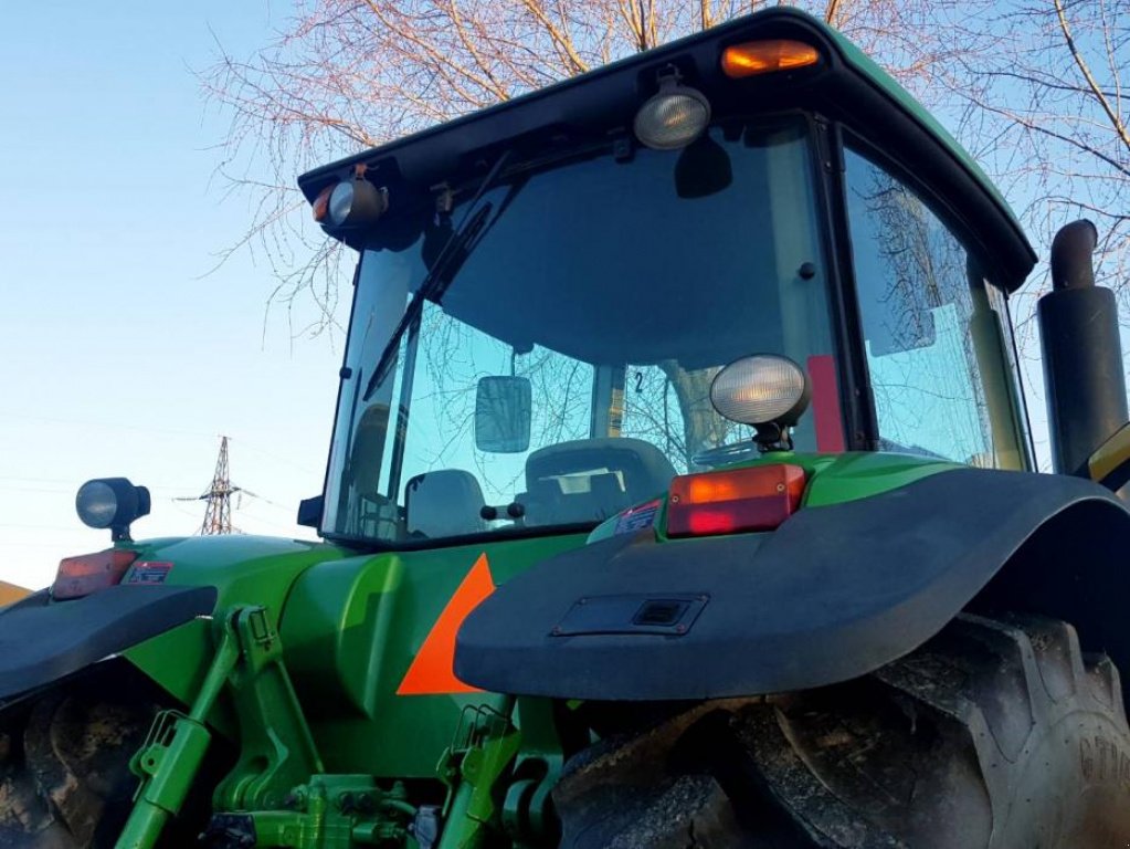 Oldtimer-Traktor des Typs John Deere 8430, Neumaschine in Біла Церква (Bild 4)