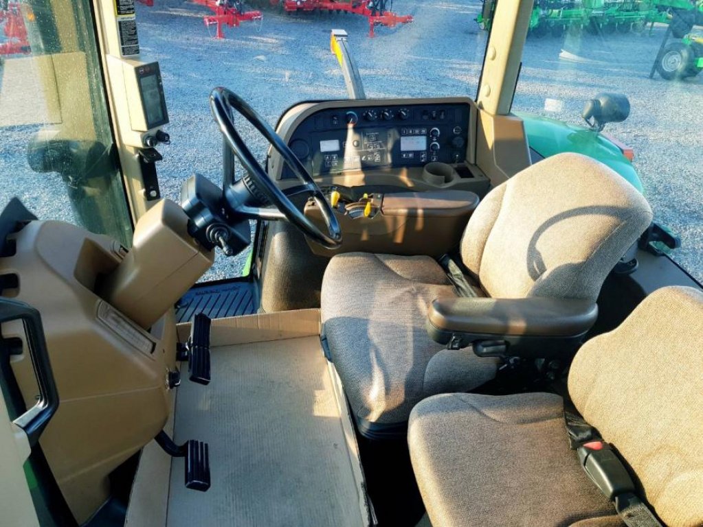 Oldtimer-Traktor des Typs John Deere 8430, Neumaschine in Біла Церква (Bild 9)