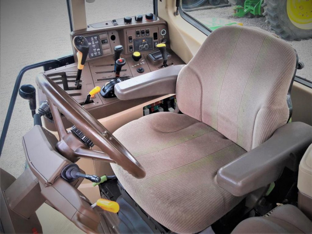 Oldtimer-Traktor des Typs John Deere 6910, Neumaschine in Біла Церква (Bild 7)